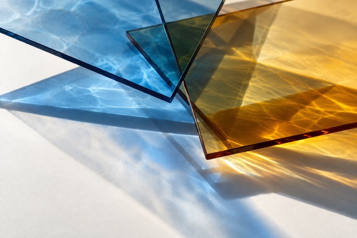 Colour held still.